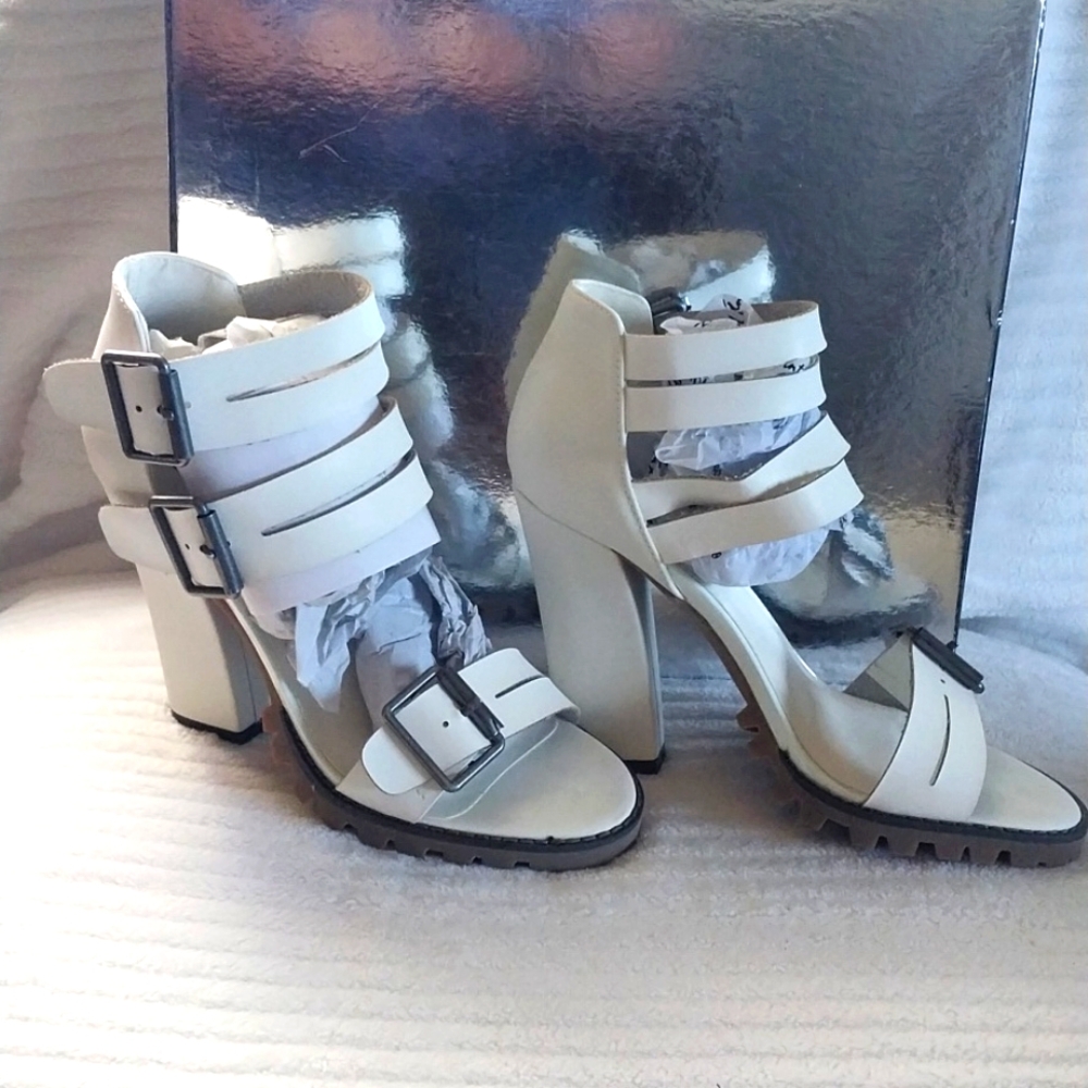 ALBA white gladiator sandal size 8